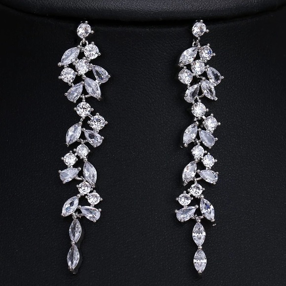Crystal Bridal Earrings Leaf Earrings Swarovski - Picture 3 of 4